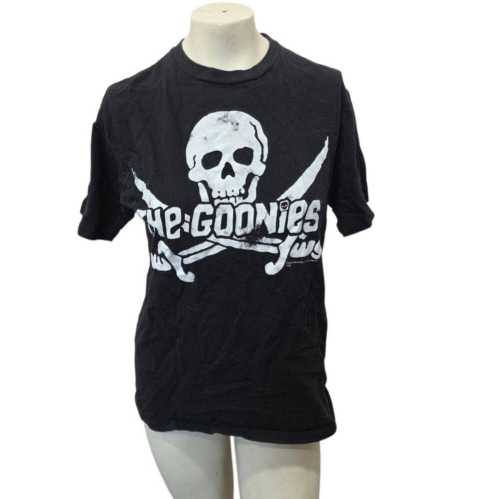 The Goonies Skull Crossbones Black Graphic‎ Tee Youth Medium Movie Pirate Shirt